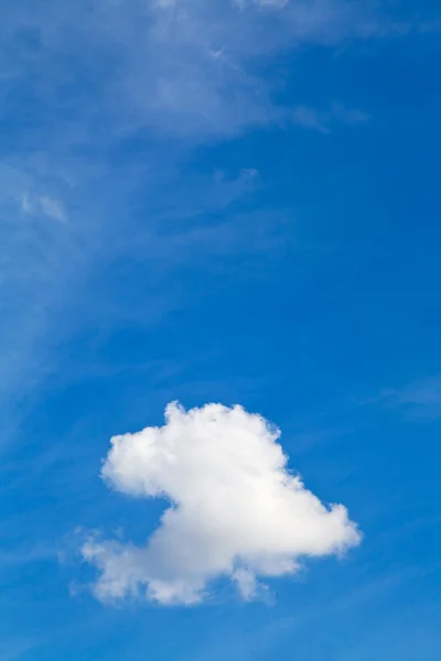 White clouds in blue sky in summer day — Stock Photo, Image