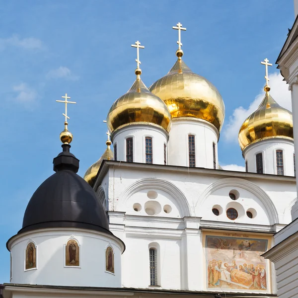Dormition Catedral de Dmitrov Kremlin, Rusia —  Fotos de Stock