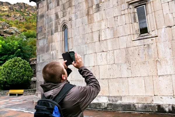 Turistické fotografování mezník do smartphone — Stock fotografie