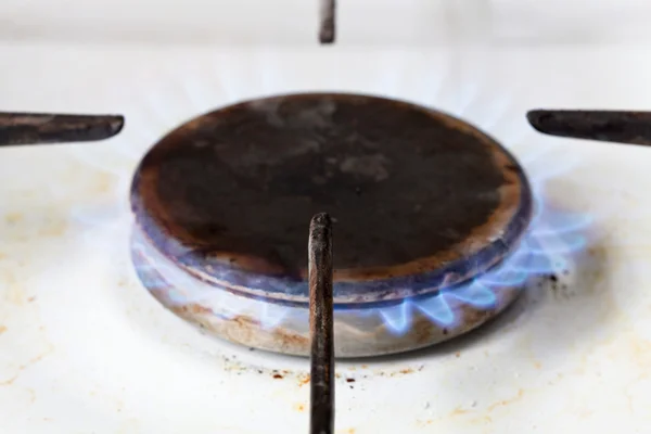 Branden van gas van keuken kachel — Stockfoto