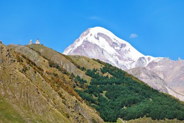 gergeti teslis Kilisesi ve mount kazbek Gürcistan
