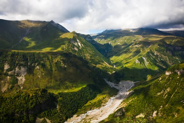 Clouds above Aragvi river valley in Georgia — Stock Photo, Image