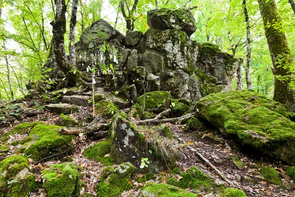 Roca Devil dedo en las montañas del Cáucaso —  Fotos de Stock