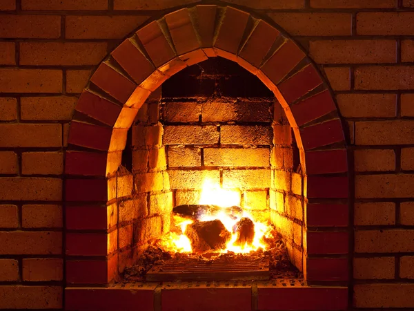 Пожар в камине — стоковое фото
