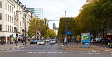 Berlin'deki Kurfürstendamm görünümünü