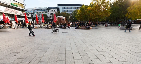 在柏林的 breitscheidplatz 城市广场 — 图库照片