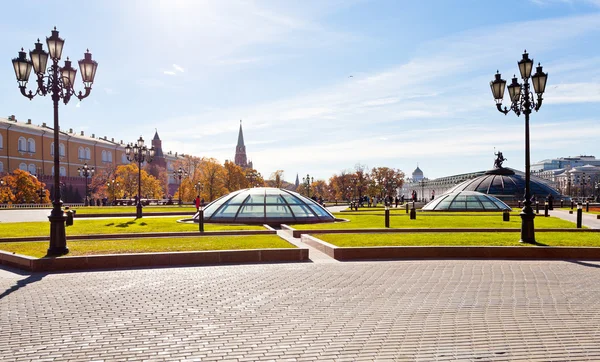 Panorama van manege plein in Moskou in de herfst — Stockfoto