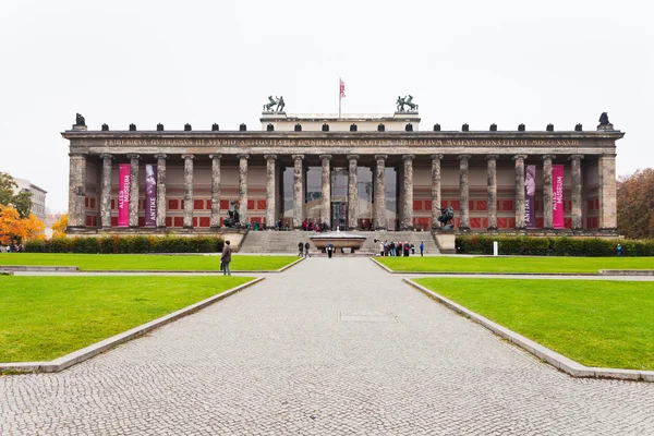 Widok z przodu altes Museum (Muzeum starych) w Berlinie — Zdjęcie stockowe