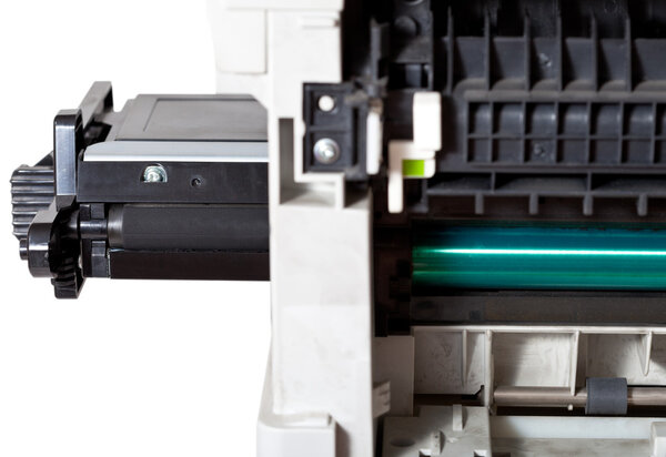 принтер обслуживания с вставкой картриджа тонера
