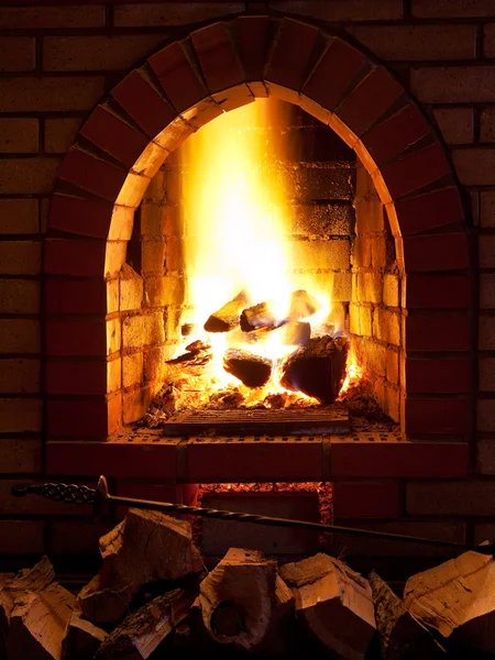 Interior with fire in fireplace — Stock Photo, Image