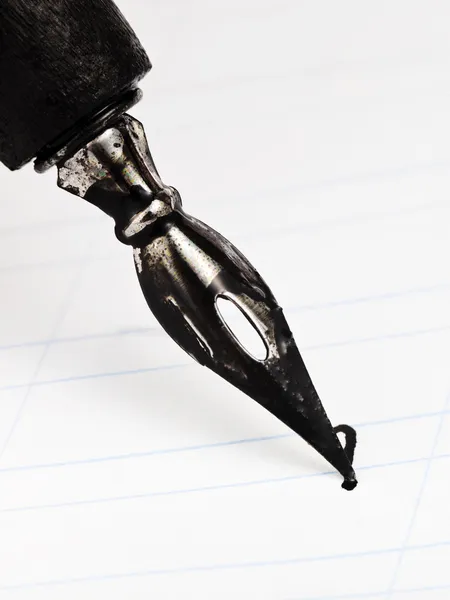 Dot letter I with metal nib — Stock Photo, Image