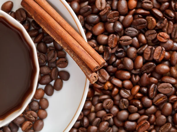 Ceașcă de cafea și fasole prăjită — Fotografie, imagine de stoc