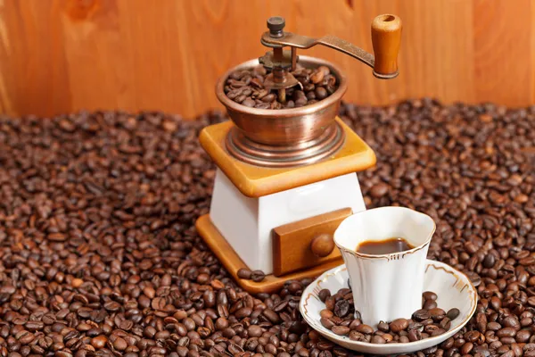 杯咖啡和咖啡豆 — 图库照片