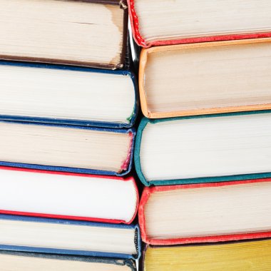 iki kitap yığınları yakın çekim