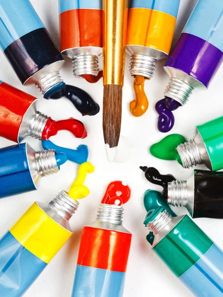 Tubos multicolores con acuarelas exprimidas — Foto de Stock