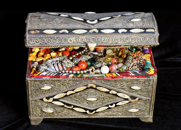 Ancient arabic treasure chest — Stock Photo, Image