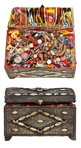 Набор старинных украшенных сундуков — стоковое фото