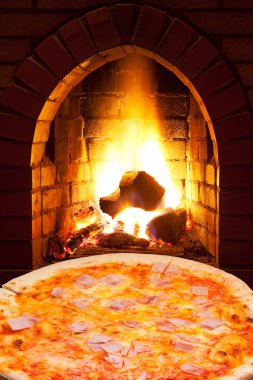 jambon ve ateş fırın pizza