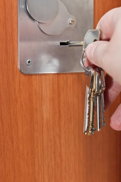 Apertura puerta por manojo de llaves — Foto de Stock