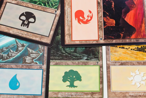 Las cartas de tierra del juego Magic The Gathering — Foto de Stock