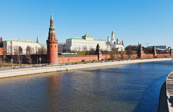 Kremlin, Bentleri, Moskova'da Moskova Nehri — Stok fotoğraf