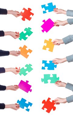 eller farklı puzzle parçaları ile