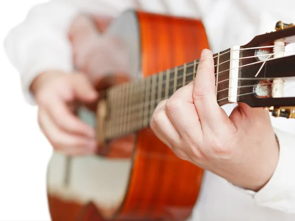 Klasik gitar çalmaya adam izole kapatmak — Stok fotoğraf