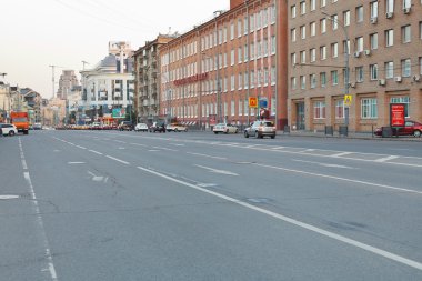 novoslobodskaya yaz akşamları Moskova'da sokak