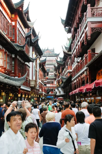 Many tourist on street in Shandhai Old City, China — Stock Photo, Image