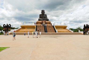 keşiş luang pu thuad heykeli, Tayland