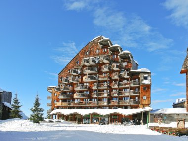 Fransa Alpleri'nde avoriaz Şehir Meydanı