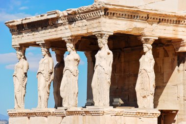 sundurma karyatides, Atina'nın heykelleri