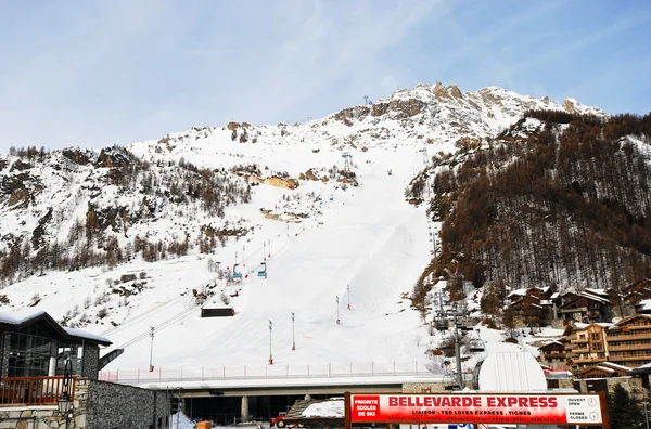 町でのスキーの raicing トラック val d ' isere, フランス — ストック写真