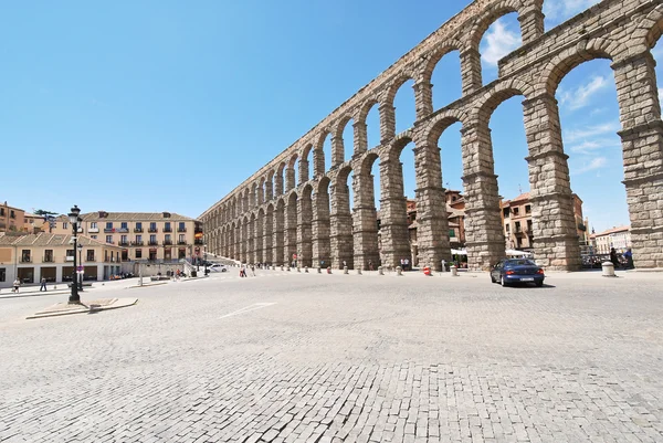 Vierkante azoguejo met aquaduct van segovia — Stockfoto