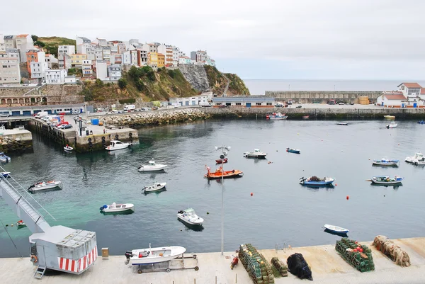 Porto urbano sul Golfo di Biscaglia in città Malpica — Foto Stock