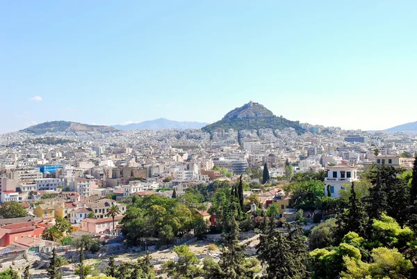 Athene stad en lycabettus mount, Griekenland — Stockfoto