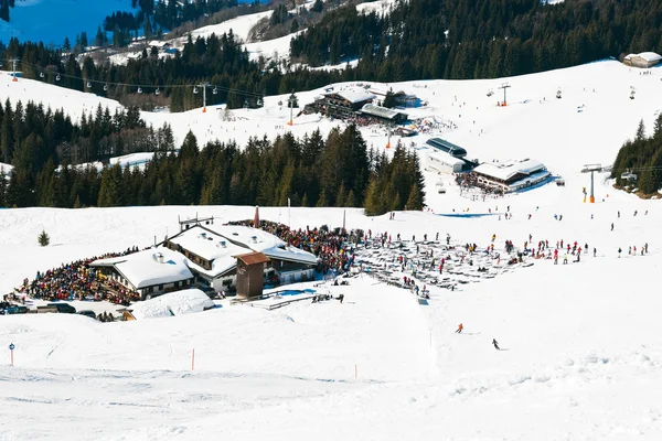 Desa pegunungan di Saalbach Hinterglemm — Stok Foto