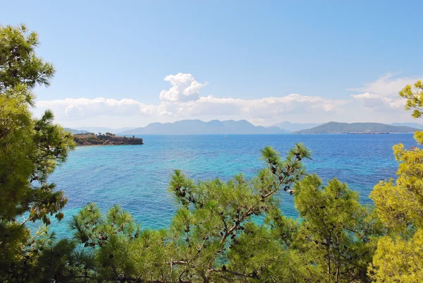 Saroniska bukten av Egeiska havet nära Aten, Grekland — Stockfoto