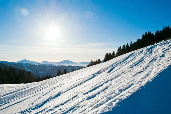 Cold snow ski slope on Alps mountain, France — Stock Photo, Image