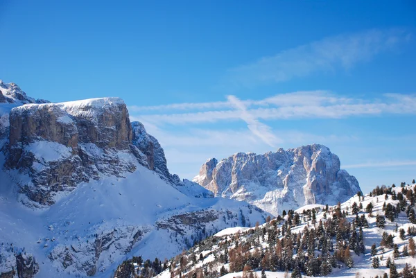 Uitzicht op de berg van de Dolomieten in val gardena — Stockfoto