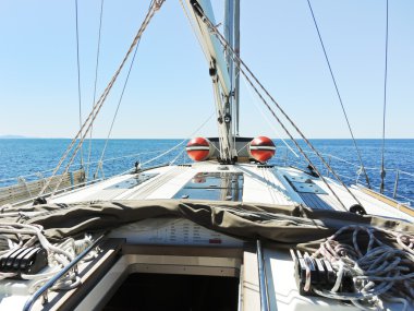 Yat güvertede sakin Denizi