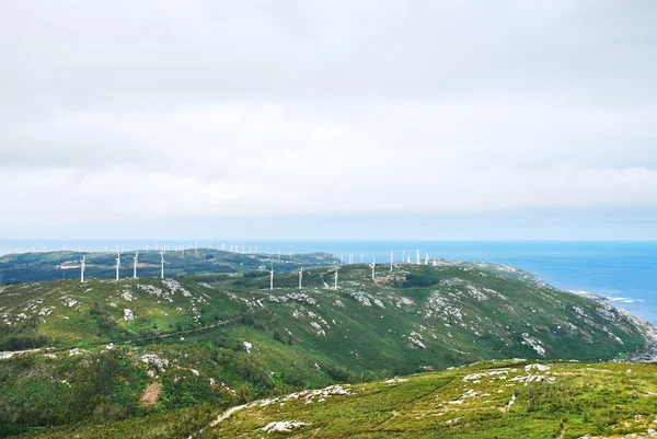 Energie větrné farmy na mysu vilan, Galicie, Španělsko — Stock fotografie