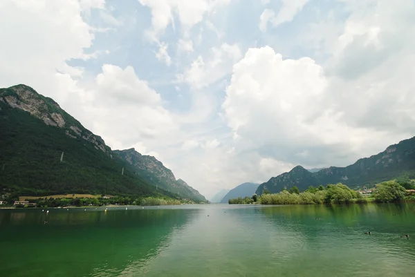 Lake Idro in Lombardy, Italy — Stock Photo, Image