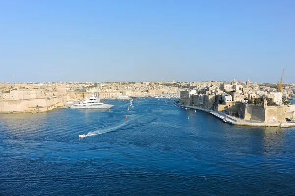 Nábřeží města valletta, malta — Stock fotografie