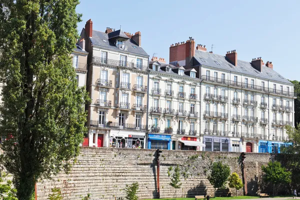 Street Rue des Etats near Castle in Nantes — Stock Photo, Image