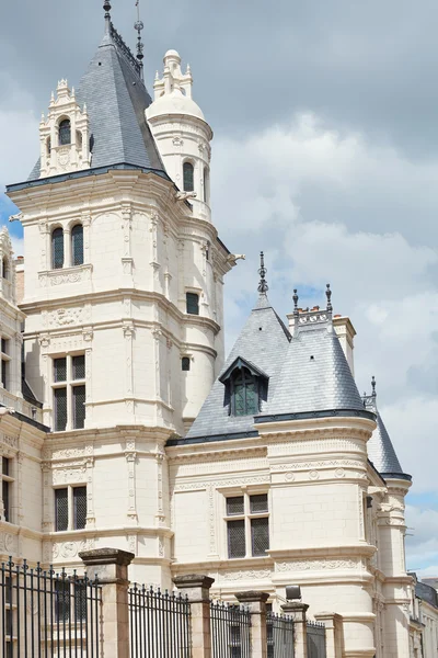 Torens op straat rue de-l'espine in anges, Frankrijk — Stockfoto