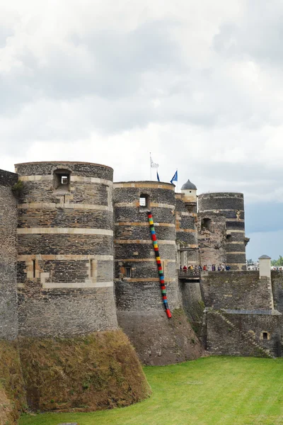 Вежі та рів в Анже замок, Франції — стокове фото