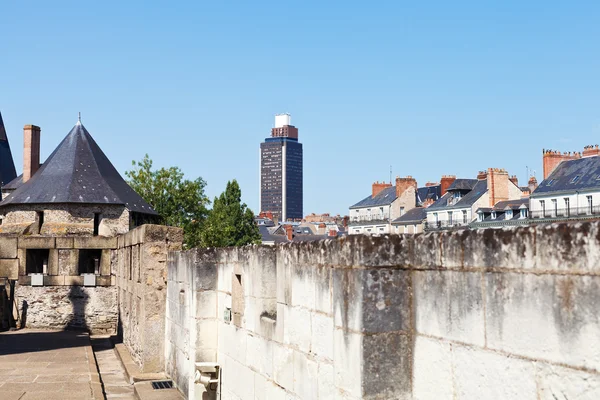 Utsikt över Bretagne tornet från castle i nantes — Stockfoto