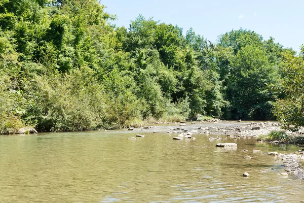 Abin fluss im kaukasus, russland — Stockfoto