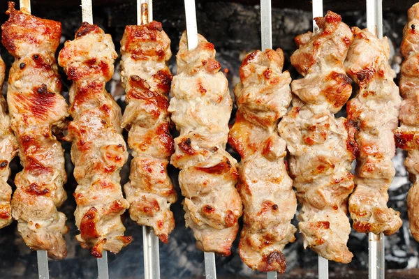 şiş şiş kebap mangal üzerinde ile